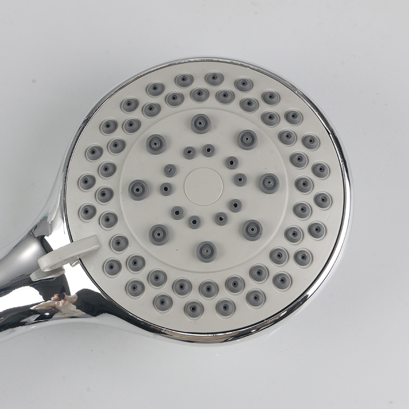 Suntne Plastic Shower Capitula efficax ad resistendum limescale aedificatum?