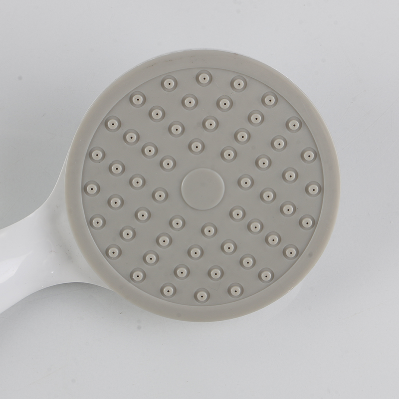 Quae sunt commoda Plastic Shower Caput in altum pressura aquae systematis?